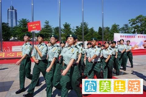 同声同气!深、港少年齐齐升国旗唱国歌