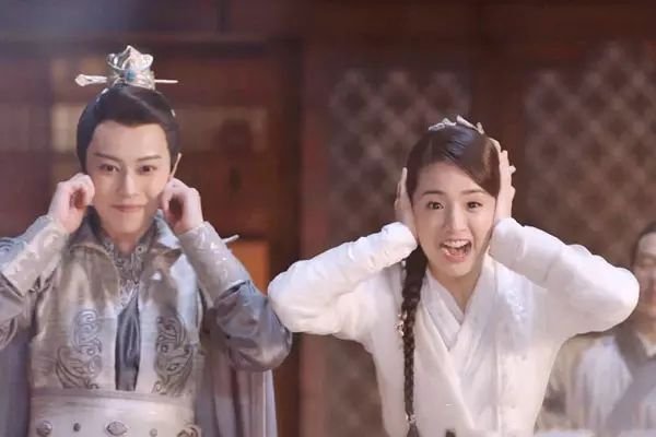 客观的评价,《小女花不弃》小说和电视剧哪个好看?