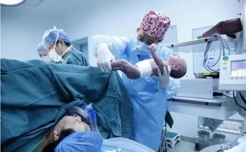 连生四女25岁宝妈第五胎产下了男孩!会给女性身体带来多大的伤害?