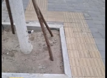 内蒙古150米盲道改成十八弯，为何要这样建？