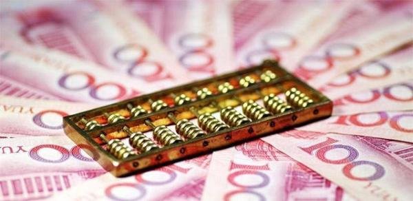 普通人在银行存100万存款,靠吃利息,能过上什么样的生活?