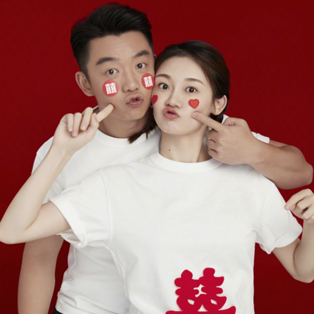 苗苗换情侣头像为郑恺新剧打call，你如何看待苗苗这一行为？