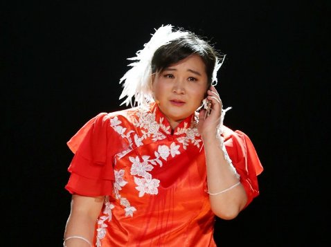 贾玲和姜昆两人长得很像,贾玲被传是姜昆的“私生女”,贾玲是如何回应的?