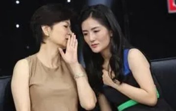 谢娜为林青霞新书做宣传,文采水平被网友质疑,你觉得她的文笔如何?