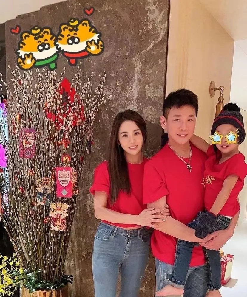 江佩蓉为53岁陶喆庆生，二人此前是因何相识的？