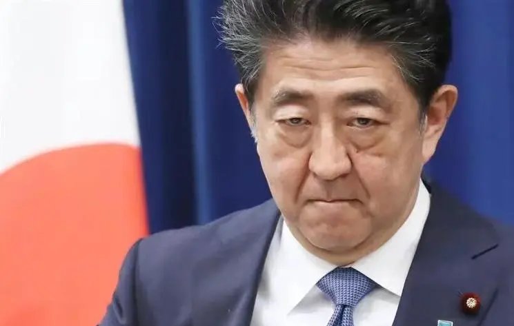 安倍颈部和左上臂2处中弹,致其死亡的致命伤口在哪里?