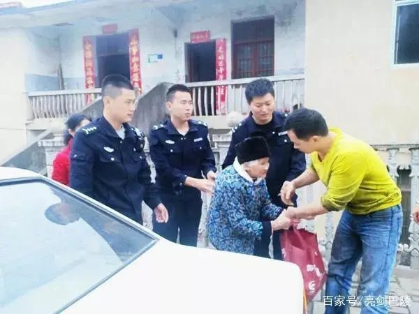 恩施一对90后夫妻凌晨捡到86岁走失老人,这名老人找到自己的家人了吗?