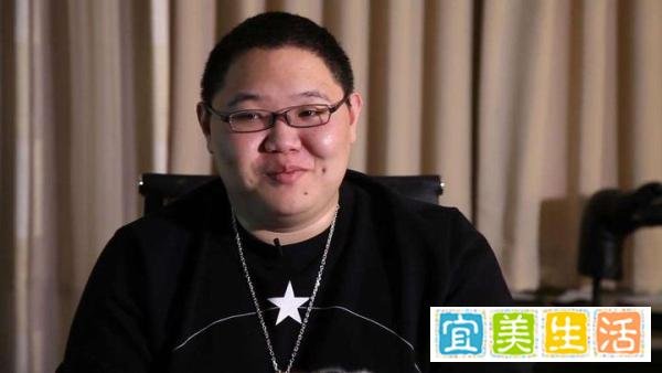 PDD回忆扔水瓶事件：再来一次一定锤爆他的头！