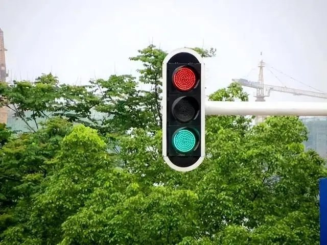 直播被骂的“红绿灯设计师”疑销号！他为何会遭到网暴？