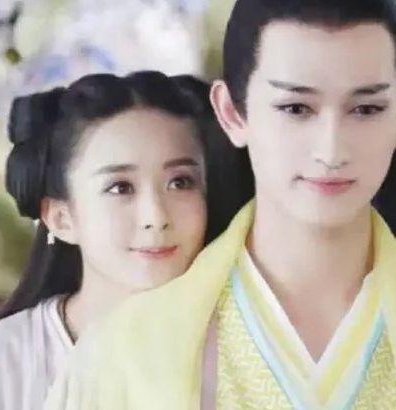 马可王丹妮中式婚纱照，你知道两人是如何相恋的吗？