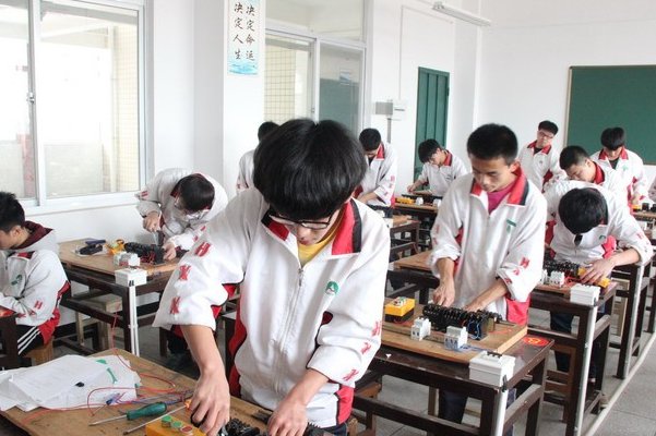 2023广州中专分数线是多少分?