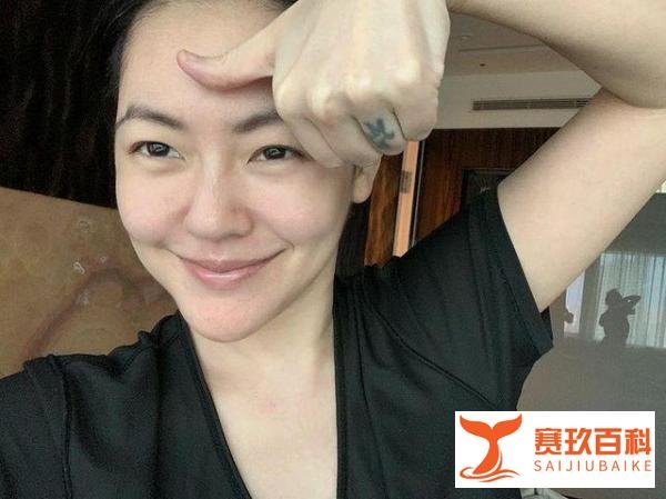 小S回应不当言论,否认立场有问题,网友喊话让她在外网也回应
