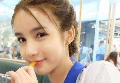 30岁小伙迷恋上泰国“最美人妖”不顾性别非要娶回家,如今怎样?