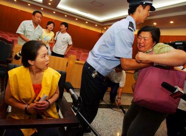 韩浪入狱记：儿子被杀反遭对方辱骂，一怒向对方女儿泼硫酸，后来怎样？