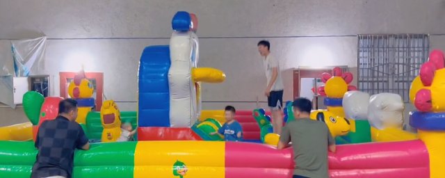 广州揭阳舅舅买充气城堡给外甥玩耍，充气城堡存在哪些安全隐患？