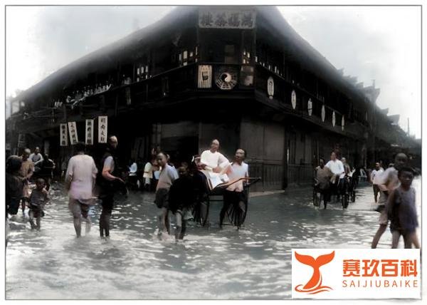 台风突袭,上海变成一片泽国,积水最深达2米