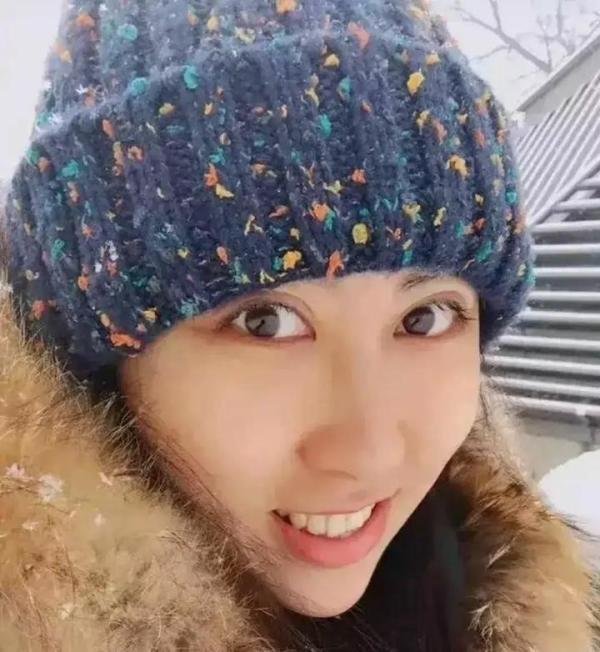 贾浅浅新发“尿体诗”《雪天》赏析