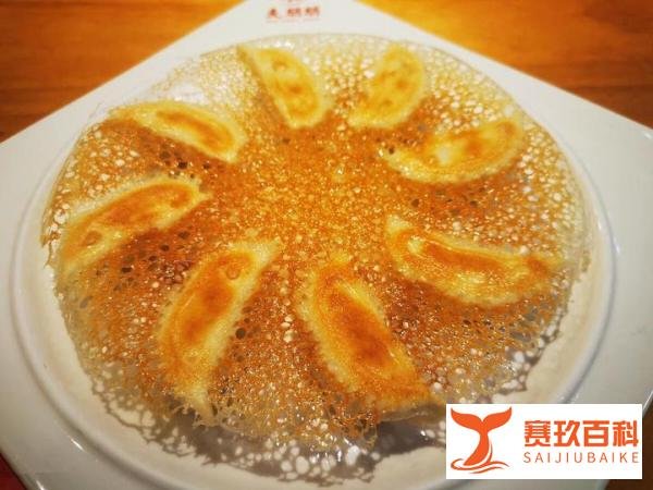 揭秘“一带一路”晚宴吃什么，9道菜，3种国产酒，餐桌布置用心了