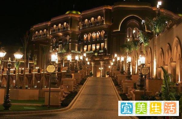 全世界唯一的一座八星级酒店——阿布扎比皇宫酒店