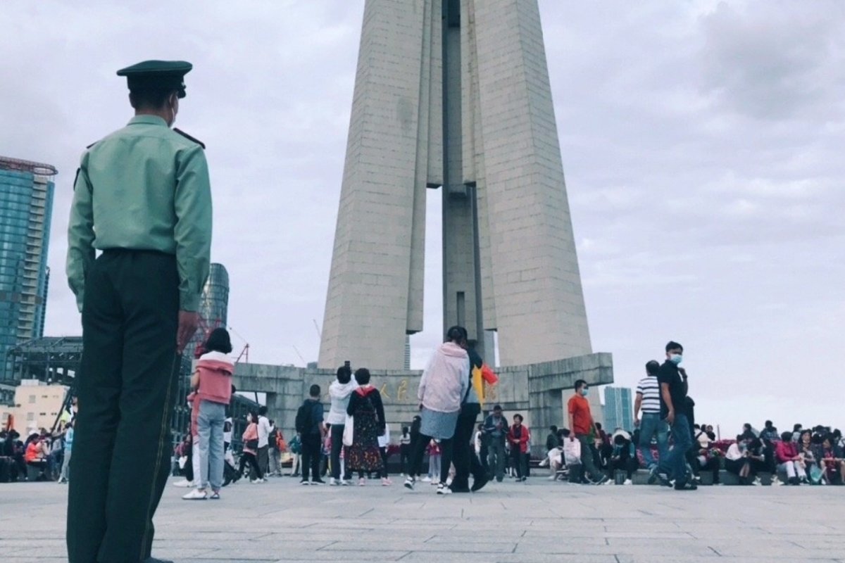 上海外滩再现拉链式人墙,什么是“拉链式人墙”?