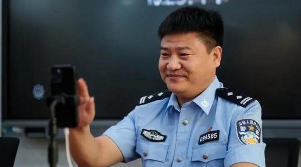 反诈民警辞职1个月仍被网暴