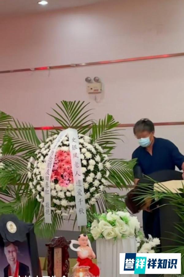 央视主持人发视频悼念母亲，一周内痛失俩亲友，王为念崩溃痛哭
