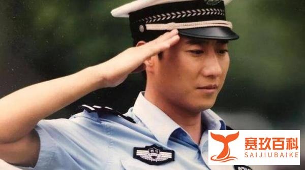 《谭谈交通》遭全网下架,谭Sir疑被空壳公司碰瓷,网友们建议他直接反告对方