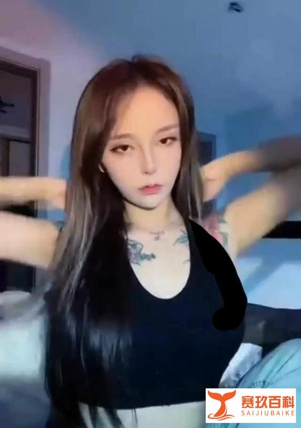 知名女网红被曝大尺度视频,面对镜头咬唇吐舌,直播痛哭另有隐情
