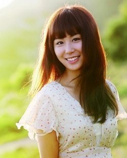 张力尹是彝族人？