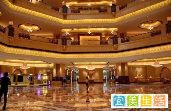 全世界唯一的一座八星级酒店——阿布扎比皇宫酒店