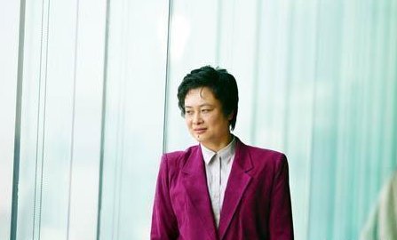 曾经的国乒冠军何智丽和焦志敏嫁到国外后，如今怎么样了呢？