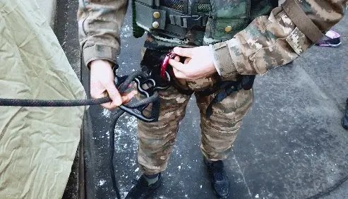 陵川县一九旬老号兵唇上仍有号嘴印,若想做好一名号兵需要经过多少磨难?