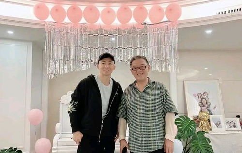 李立群现身刘畊宏直播间，二人此前就认识吗？