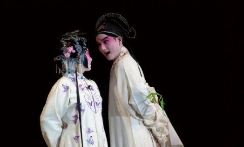 《牡丹亭》的男女主人公是谁？