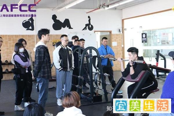 私人健身教练培训费大概需要多少钱呢？