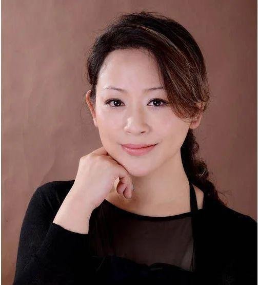 王小帅与他的二任制片人妻子，前妻是《战狼二》的制片人！