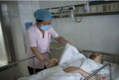 医院确认男生向女生泼洒的是硫酸,如何防范身边人的作案?