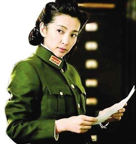 “假军人“任婕给自己伪造的资料是怎样的