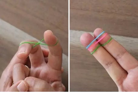 如何用小橡皮筋编织一条手链