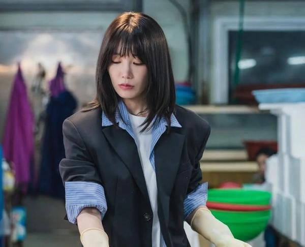 挖到宝藏韩剧了,三个女人一台戏真是热闹