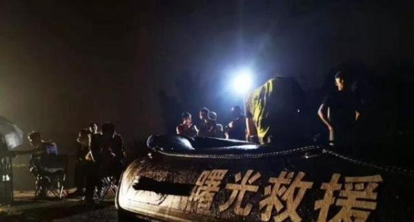 福建28岁年轻母亲带4岁7岁两孩子跳河自杀,死时还怀有身孕!
