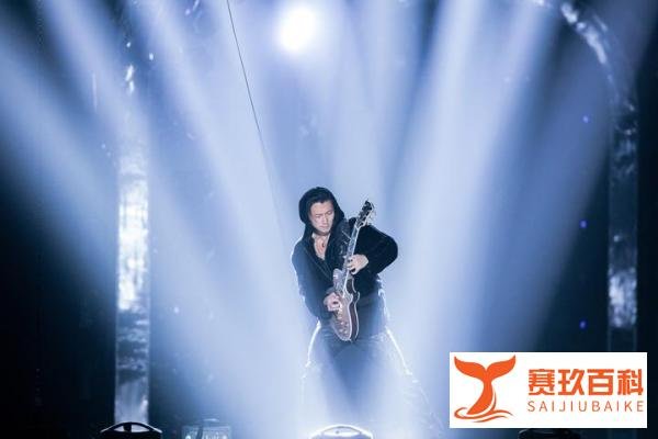 谢霆锋加盟天猫618超级晚 携手《我们的乐队》上演回忆杀