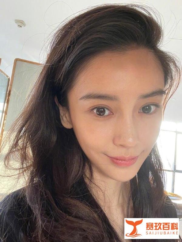 七夕情人节，魏晨晒婚纱照撒狗粮，baby深夜发文感叹：是失眠了？