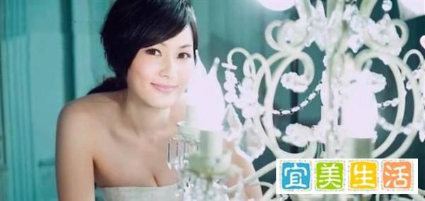 吴尊终于和妻子拍婚纱照！40岁林丽吟穿旗袍优雅，前凸后翘美极了