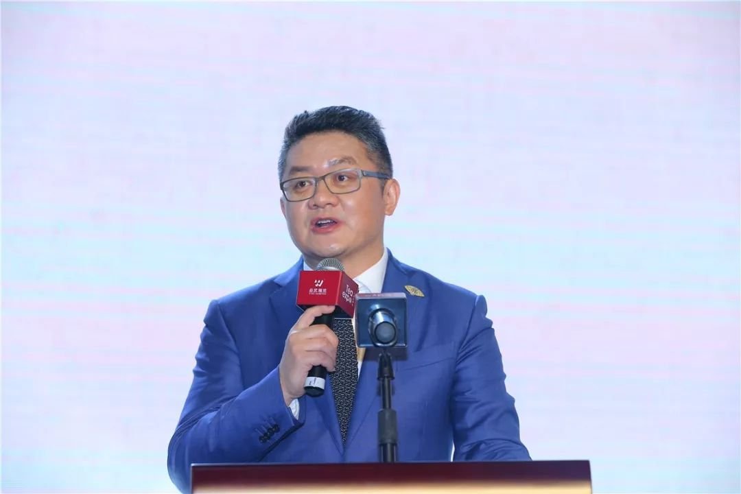 中国中央电视台主持人张斌与前妻裴新华为何离婚?