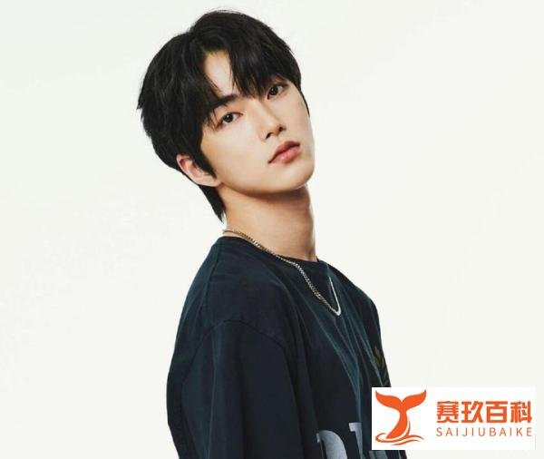 想起了IU和银赫？RIIZE洪胜汉与女友亲密照被公开，还没出道就塌房！