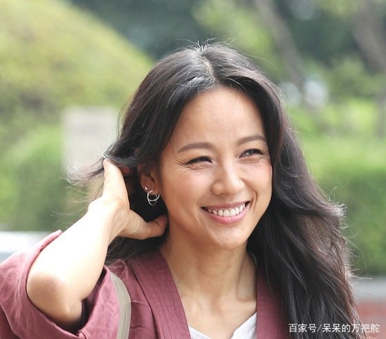 韩女星李孝利疑在节目中辱华，刘在石尴尬回避，李孝利是无知还是故意的？