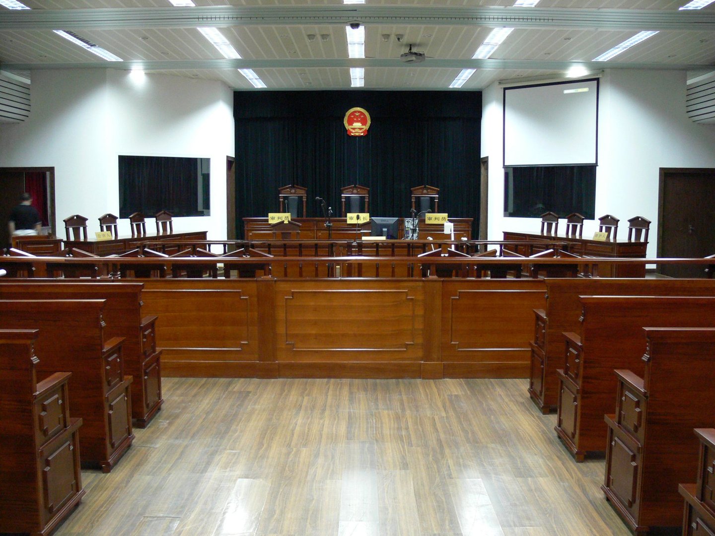 广西枪击案回顾:两伙人酒后争执矛盾激发,摇人街头枪战,结果怎样?