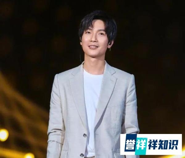 07年快男前三强两位遭封杀，陈楚生踢馆《歌手》，而他却消费好友