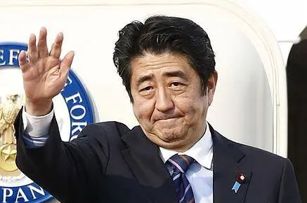 安倍颈部和左上臂2处中弹，致其死亡的致命伤口在哪里？
